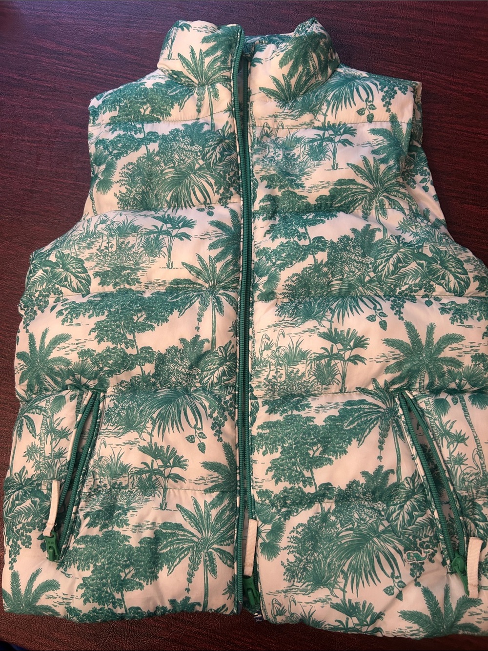 Vineyard Vines Girls' Green Tropical Print Quilted Puffer Vest